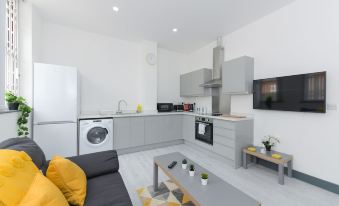 Nottingham City Centre Short Stay Apartments with Parking