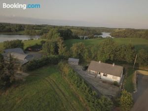 Lovely Innishmore Island Farmhouse