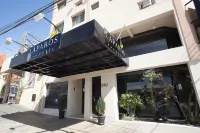 Láparos Hotel Отели в г. Сан-Карлус