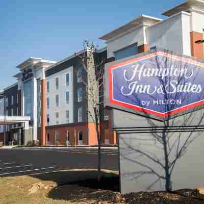 Hampton Inn & Suites Warrington Horsham Hotel Exterior