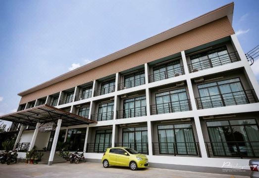 Pornsiri Hotel Sisaket - Housity