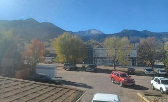 Motel 229 @ Garden of the Gods