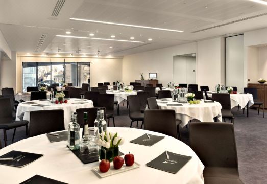 더블트리 바이 힐튼 호텔 런던