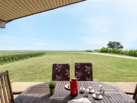 "Roope" - 50m from the Sea Hotels in Storvorde