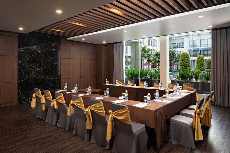 1. 아랴두타 메단..