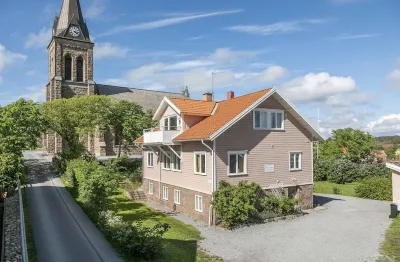 Villa Evalotta Logi I Fjällbacka فنادق في Sotenas Municipality