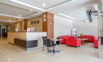 RedDoorz Plus at Grand Pacifik Hotel Makassar