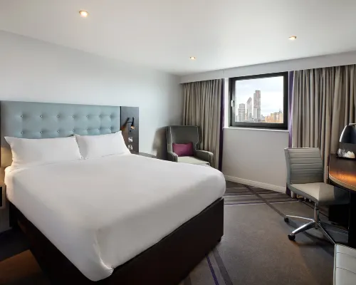 Premier Inn Cardiff City Centre (Queen Street) Hotels in Cardiff