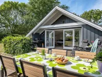 "Herbert" - 1km from the Sea