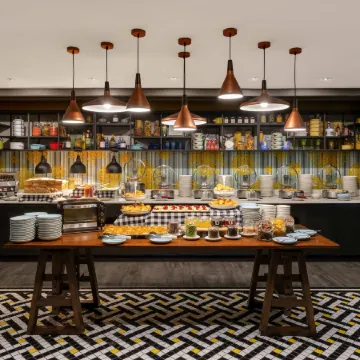 ibis Styles Bangkok Silom Отели рядом с достопримечательностью «Станция MRT Силом»