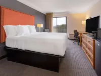La Quinta Inn & Suites by Wyndham Kingsport TriCities Airpt Hotels in Sullivan County