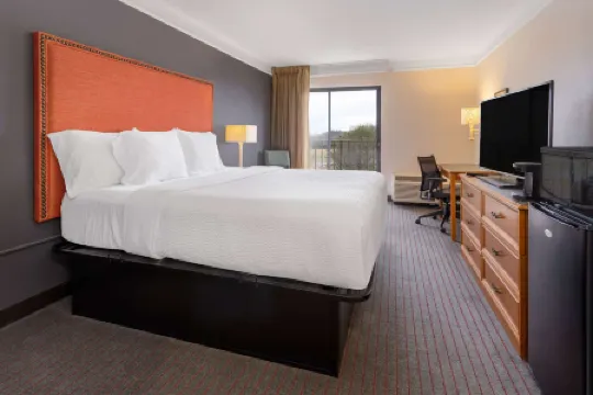 La Quinta Inn & Suites by Wyndham Kingsport TriCities Airpt