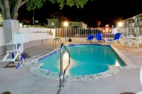 Motel 6 Bishop, CA - Pools