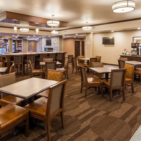 Best Western Plus Lincoln Inn Suites