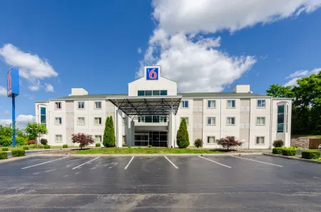 Motel 6 Bristol, VA Отели в г. Вашингтон