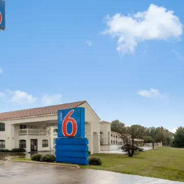 Motel 6 Canton, TX