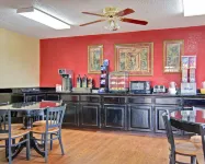 Econo Lodge Pine Bluff - breakfast