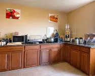 Super 8 by Wyndham Sturtevant/Racine Hotels in Raymond