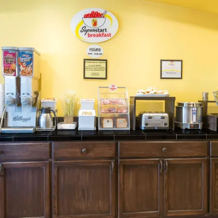 Super 8 by Wyndham Colby
