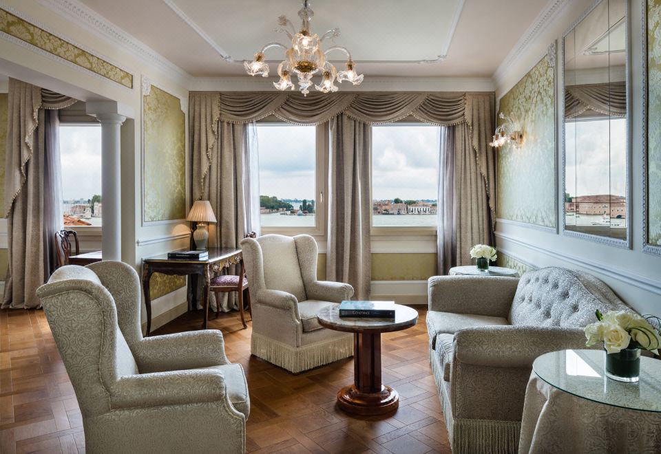 1. 발리오니 호텔 ..