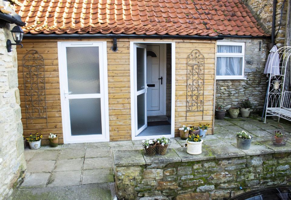 Manor Farm Bed & Breakfast - Housity