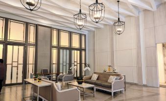 1. Hotel Gr..