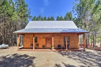 'The Breeze' - Broken Bow Cabin w/ Hot Tub & Deck!