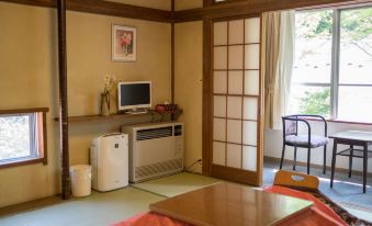 Oshino Kogen Hotel