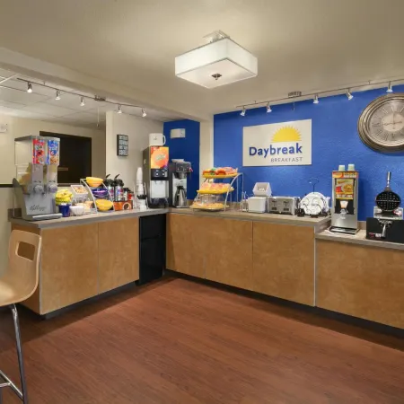 Days Inn & Suites by Wyndham Stevens Point