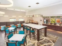 La Quinta Inn & Suites by Wyndham Rockford Hotels in Rockford