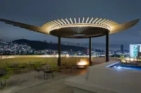 Galeria Plaza Monterrey - Pools