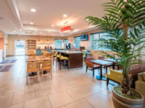 カントリー イン & スイーツ バイ ラディソン ロチェスター ピッツフォード / ブライトン ニューヨーク ブライトンのホテル