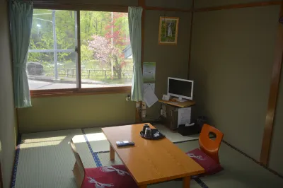 Oirase Guest House Keigetsu Hotel dekat Towada Shrine