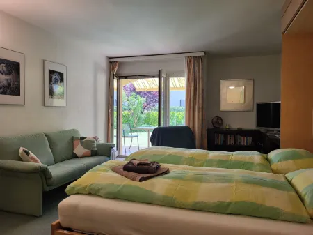 Residenza Parcolago Apt 018 Mit Garten Отели рядом с достопримечательностью «Alprose Chocolate Museum»