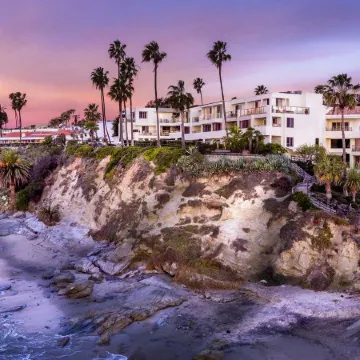 Casa Loma Beach Hotel