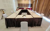 Dreamland Hotel and Lounge Hotels in Bondowoso