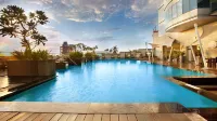 Holiday Inn COCHIN by IHG - Swimmingpools