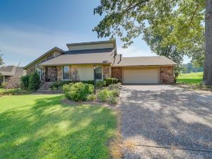 Spacious Arkansas Abode w/ Balcony & Fire Pit!