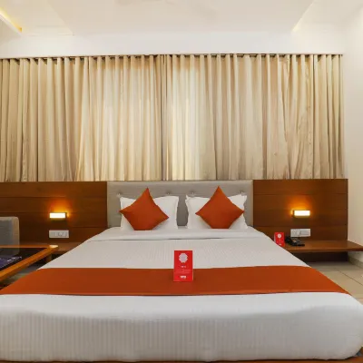 Hotel Avista - Unmarried Couples and Nri Not Allowed โรงแรมใกล้สนามบินวโททระ
