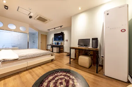 Wanju Cacao Self Check-in Motel