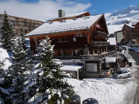 Chalet Hotel Alp'Azur Отели рядом с достопримечательностью «Альп-д’Юэз»