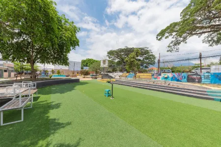 RedDoorz Container @ Teras Cimanuk Garut