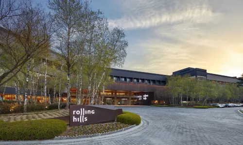 Rolling Hills Hotel