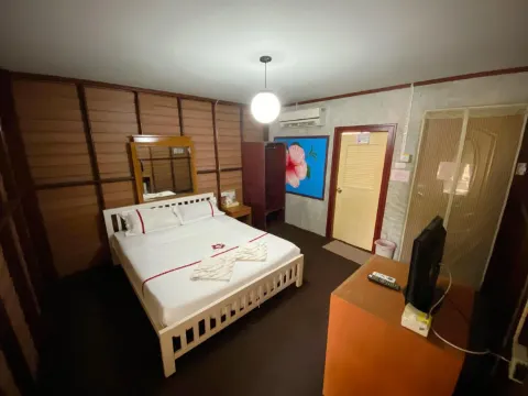 Wooden Room With Air Conditioning