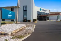 Clarion Pointe Bloomington-Normal Near I-55 and University