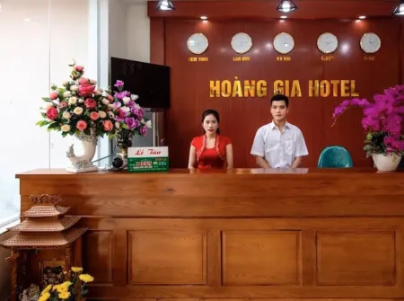 Hoàng Gia Hotel Sơn La Отели в г. P. Quyet Tam