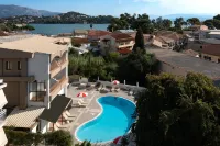 Louvre Hotel - Beach