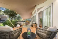 Arena One 99 Glamping فنادق في Premantura