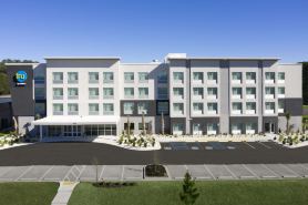 Tru by Hilton Beaufort