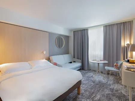 Novotel Aix-en-Provence Pont-De-l'Arc Fenouillères Отели рядом с достопримечательностью «la Bastide du Jas de Bouffan»